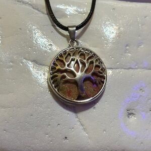 NWOT Marble Stone Inlay on Silver-Tonne Tree of Life Pendent on 19” Black Cord